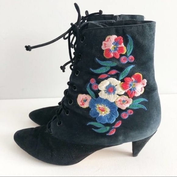 Tory Burch Cassidy Black and Blue Suede Floral Embroidered Lace Up Booties 8.5 - Picture 4 of 16